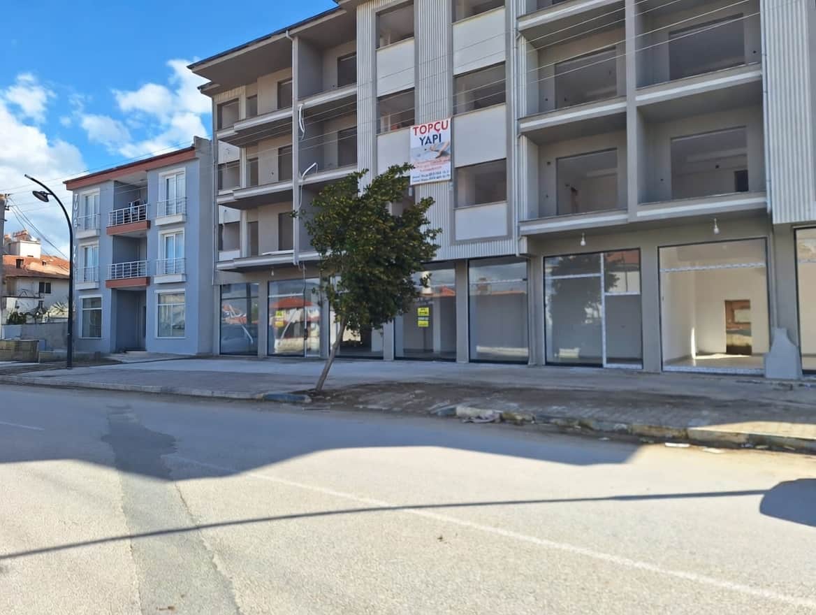 GİRNE CADDESİ'NDE 158 m² KİRALIK DÜKKAN - Görsel 2