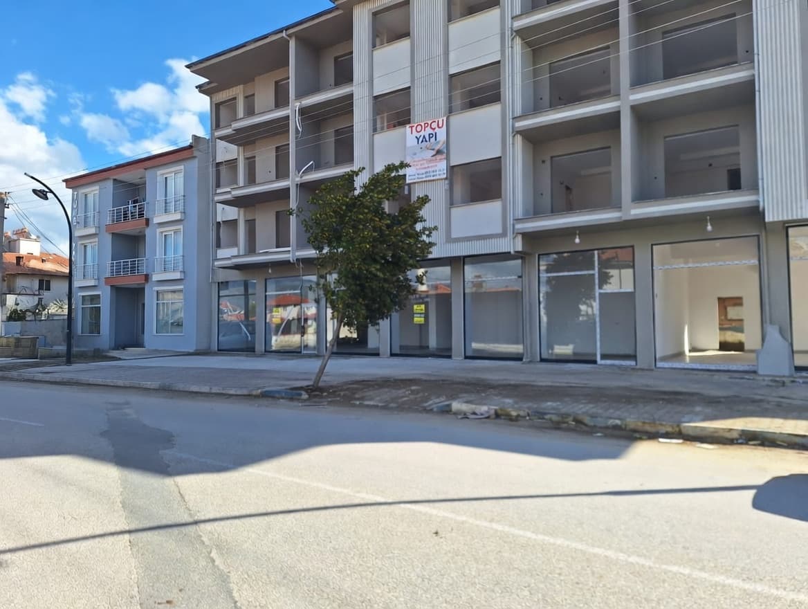 GİRNE CADDESİ'NDE 158 m² KİRALIK DÜKKAN - Görsel 3